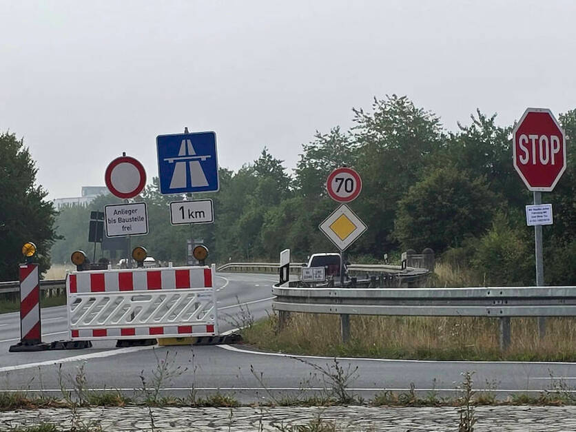 Sperrung St2240 Heßdorf // Beschilderung Kreuzung zur St2259 aus Großenseebach