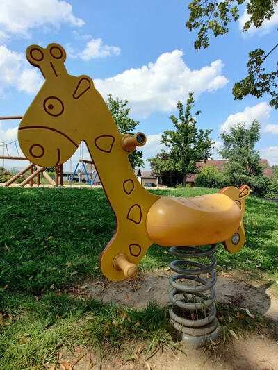 Federwippe am Spielplatz in Heßdorf am Sportplatz