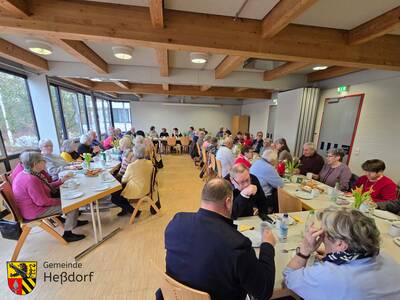 Der Mehrzweckraum in der Sporthalle Seebachgrund war voll bestuhlt worden, aber weil das Interesse wieder so groß war, waren schon Tage vor der Veranstaltung leider keine weiteren Voranmeldungen mehr möglich.