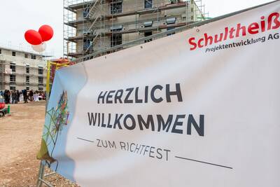 Schon am Eingang des Baugebietes konnte man deutlich erkennen was gefeiert wurde.
