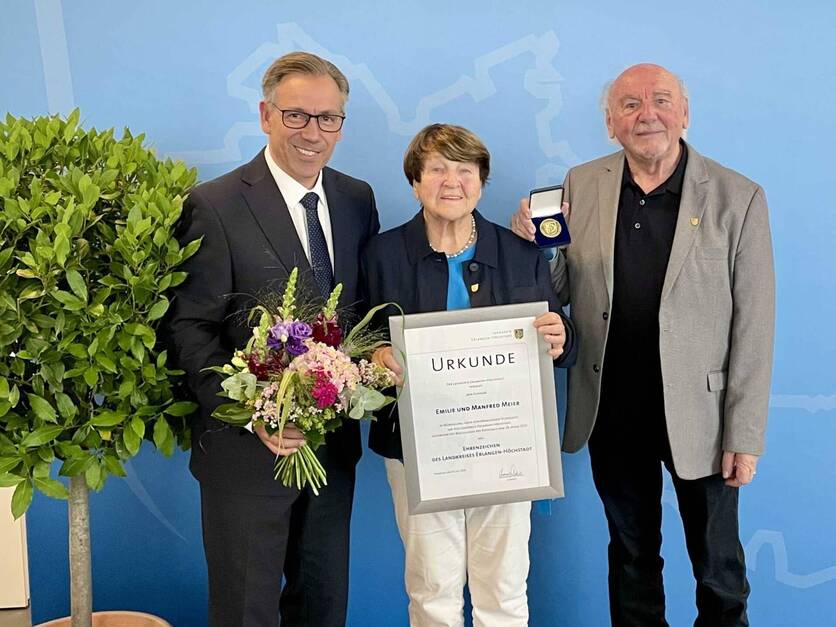 Goldenes Ehrenzeichen Landkreis ERH für Eheleute Meier aus Heßdorf - 10.07.2025