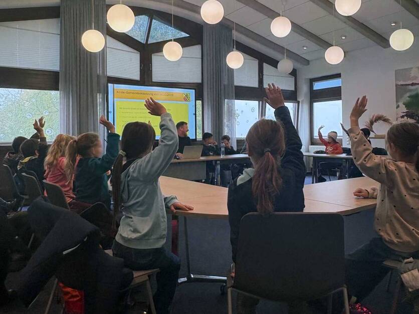 Besuch 4. Klassen Grundschule Hannberg Rathaus Heßdorf