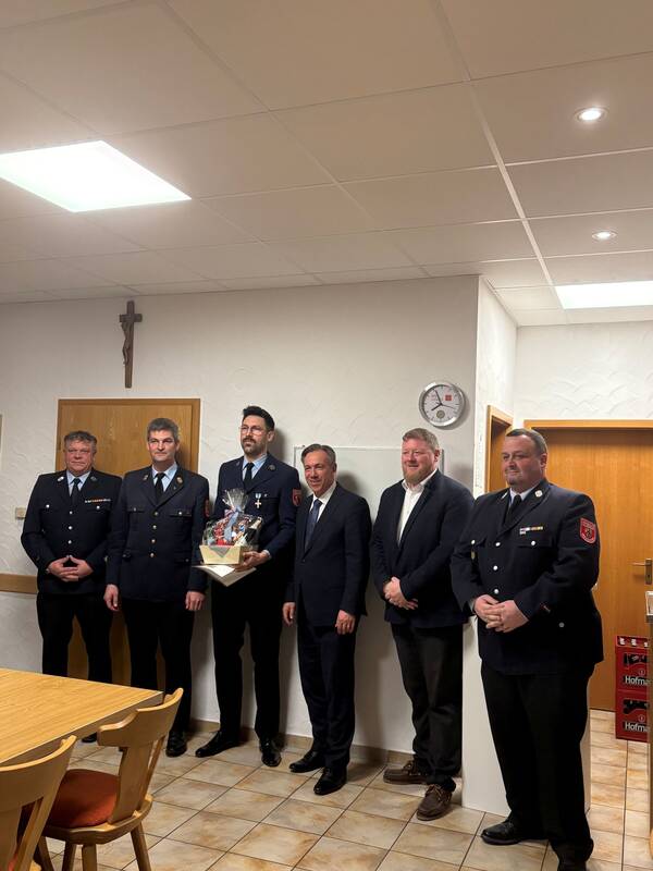20260321 Ehrung 25-jährige Mitgliedschaft bei JHV Feuerwehr Hesselberg_so-600x800